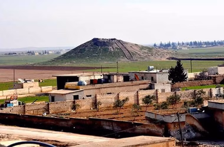 Trước đó, ngày 20/1, Quân đội Syria đã giành lại quyền kiểm soát căn cứ không quân chiến lược Abu al-Duhur ở tỉnh Idlib từ tay phiến quân HTS.