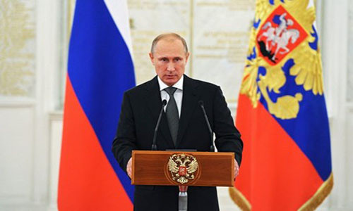 Tổng thống Putin trong một lần đọc diễn văn. Ảnh: Business Insider.