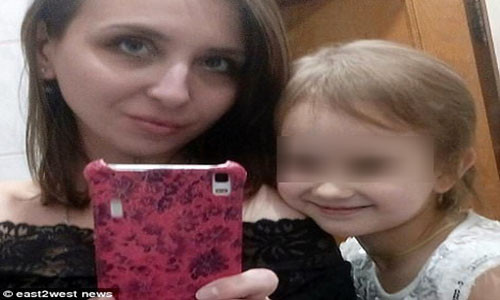 Bé Nadezhda Krasova và mẹ nằm trong số những hành khách xấu số. Ảnh: DM.