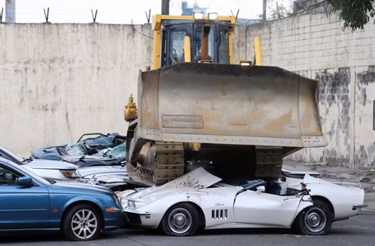 Được biết, những chiếc siêu xe đắt tiền này được nhập lậu vào Philippines nhằm tránh phải trả thuế.