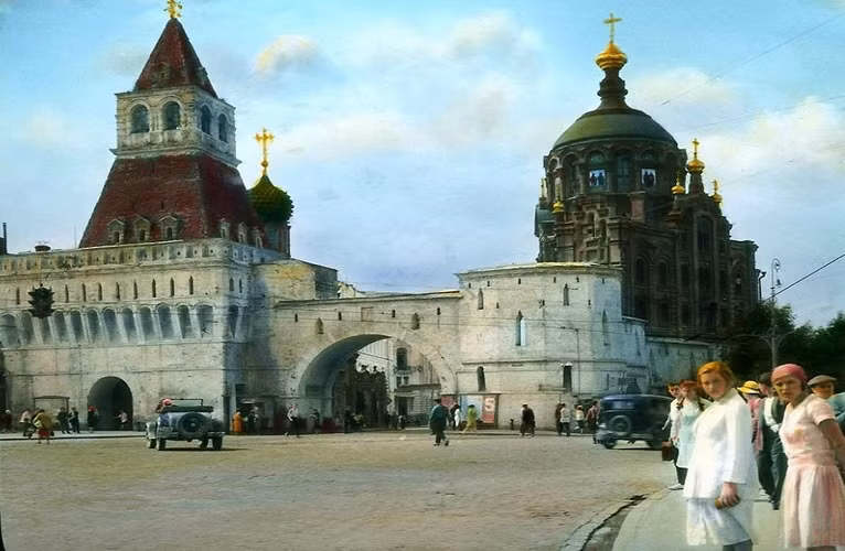 Cổng Vladimir trên Quảng trường Lubvanka.