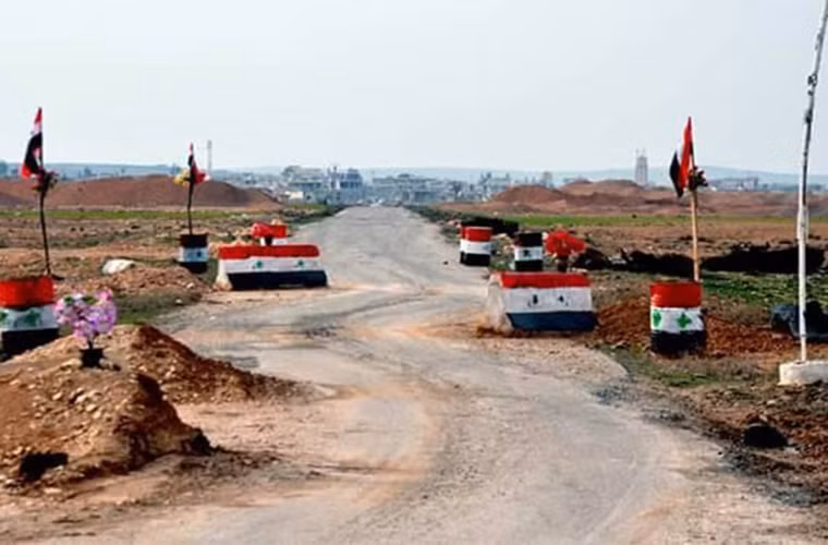 Sau cuộc tấn công như vũ bão, lực lượng chính phủ Syria hiện đã cắt đứt tuyến đường tiếp vận trọng yếu dẫn tới thị trấn Saraqib hiện nằm dưới quyền kiểm soát của HTS.