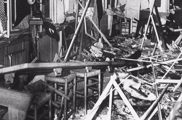 Hiện trường tan hoang sau vụ đánh bom mưu sát Adolf Hitler ở “Hang sói” ngày 20/7/1944.