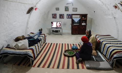 Bên trong một ngôi nhà dưới lòng đất độc đáo ở Tunisia.