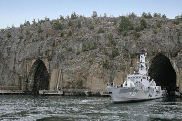 Trung Quốc không đơn độc trong việc sử dụng đường hầm chứa tàu ngầm. Thụy Điển, Triều Tiên và Iran đều được cho là có các cơ sở tương tự. Trong ảnh: Căn cứ hải quân Muskö của Thụy Điển.