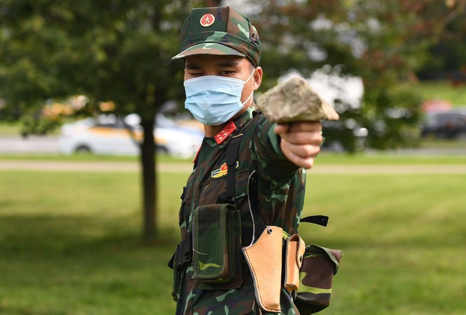 Xa thu ban tia Viet Nam dung da ren yeu linh, luyen the luc