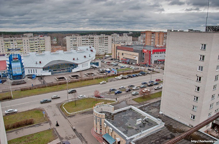 Được biết ngay cả khi xã hội Liên Xô trong giai đoạn khó khăn nhất thì hệ thống phúc lợi xã hội tại Arzamas-16 vẫn được giữ nguyên, bạn có thể tìm thấy mọi thứ mình cần tại thành phố này. Thậm chí ở Arzamas-16 tội phạm hầu như không tồn tại và điều này vẫn còn được duy trì cho tới tận ngày nay.