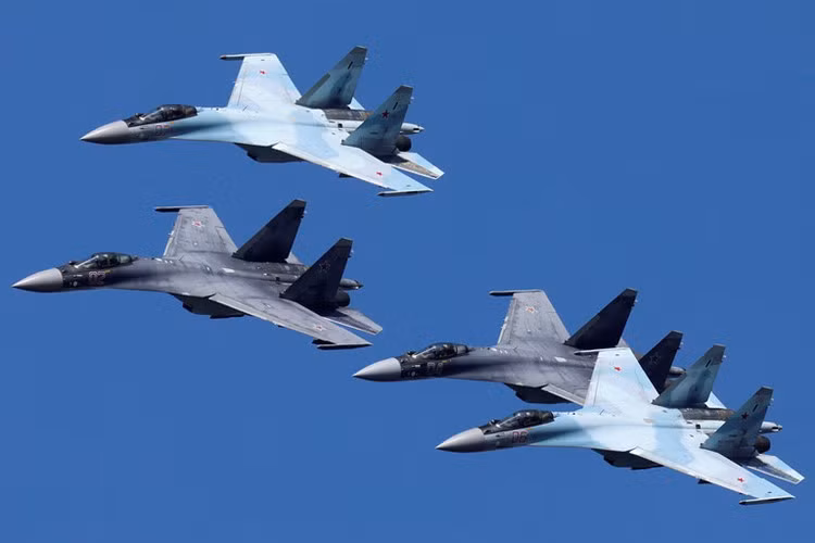 Báo chí Nga nhận định, với vị trí của Ai Cập, rõ ràng tiêm kích Su-35 rất được không quân nước này quan tâm, chiến thắng của Su-35 trước F-35 chắc chắn sẽ trở thành lý do để ký thêm nhiều hợp đồng với các quốc gia khác.