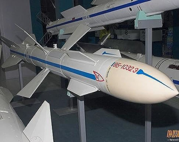 R-27 (mã hiệu NATO là AA-10 Alamo) được công ty Nga Vympel và Ukraine Artem sản xuất.