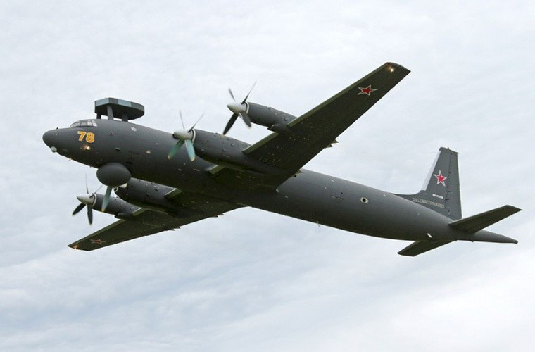 Một biến thể khác của Il-18 là mẫu máy bay chống ngầm IL-38 với chuyến bay thử nghiệm đầu tiên vào năm 1971, nó sở hữu các tính năng tương tự như các máy bay chống ngầm cùng thời của Mỹ là P-3 Orion. Với chương trình nâng cấp hiện tại các biến thể của Il-38 sẽ hoạt động thêm ít nhất là 20 năm nữa.