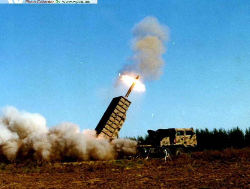 Trong ảnh đạn rocket WM-120 rời bệ phóng.