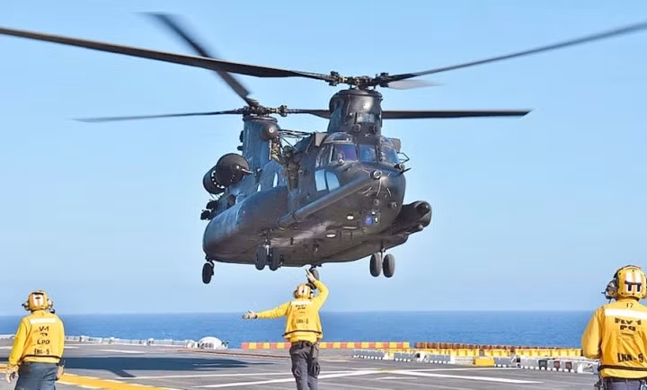 Đây là một trong số hiếm hoi những trực thăng vận tải được sản xuất từ năm 60 của thế kỷ trước vẫn còn đang hoạt động. Cho đến nay có khoảng 1.200 chiếc trực thăng Chinook đã được chế tạo.