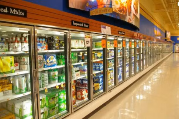 Tủ lạnh là một sản phẩm quan trọng trong cuộc sống dùng để bảo quản thực phẩm. Một số người tin rằng, ban đầu nó là một sản phẩm không được công bố của Oliver Evans năm 1805 về một chiếc máy nén hơi nước. Số khác nhận định thiết kế của Carl von Linde năm 1876 là sản phẩm tiên phong cho những chiếc tủ lạnh hiện đại được con người sử dụng ngày nay.