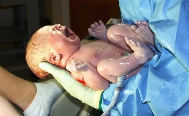 Một số người cho rằng những bé trai thường được thụ thai vào đúng đêm trăng tròn.