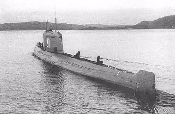 Hậu quả là các thủy thủ bị nhiễm xạ. 3 tuần sau khi xảy ra vụ nổ tại tàu ngầm K-19, 8 thành viên thủy thủ đoàn tử vong. Trong những năm tiếp theo, 15 người trong thủy thủ đoàn cũng qua đời do bị nhiễm phóng xạ. Ngoài ra, 117 người khác chịu những mức độ bệnh nhiễm phóng xạ khác nhau. Đây được coi là một trong những thảm họa hạt nhân tồi tệ nhất lịch sử.