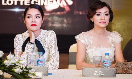 Tinna Tinh va chuyen nghe si xu nhau bang mang xa hoi