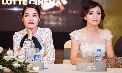 Tinna Tinh va chuyen nghe si xu nhau bang mang xa hoi