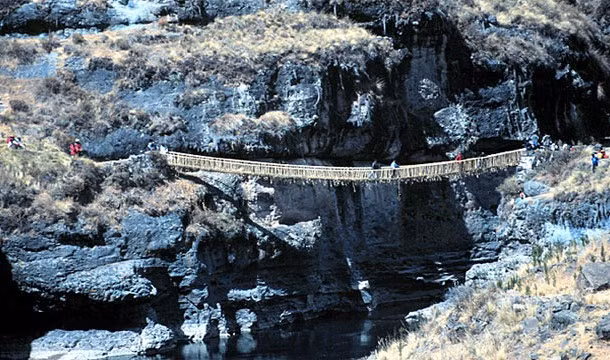 Hiện nay, Chaca keshwa là cây cầu treo duy nhất còn lại trong số đó nằm ở gần Huinchiri, Peru.