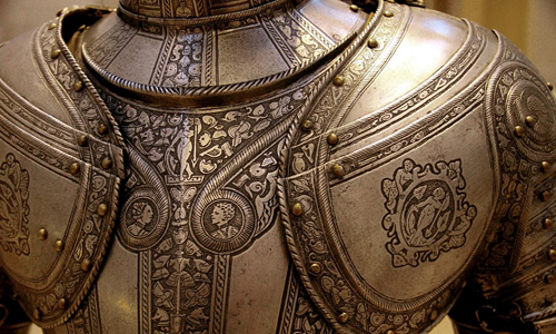 Vào thời xưa, người Italy thiết kế những bộ áo giáp với nhiều hoa văn sống động như thật.