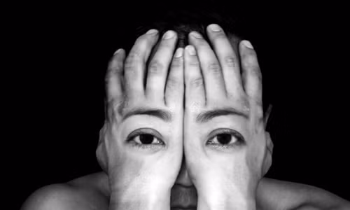 Một kết quả nghiên cứu của Đan Mạch công bố năm 2014 cho thấy người mù gặp phải ác mộng nhiều hơn so với người bình thường. Cụ thể, 25% giấc mơ của người mù bẩm sinh là ác mộng. Trong khi đó con số này ở người bình thường là 6%. Điều này cho thấy cuộc sống của con người ẩn chứa nhiều điều bất ngờ.