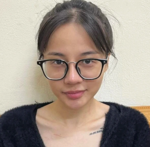  Hot girl 10X trộm xe SH của bạn trọ để trả thù: Ngày 17/2, Công an phường Ngọc Khánh, quận Ba Đình, Hà Nội nhận trình báo về một vụ mất trộm xe máy Honda SH tại nhà trọ, ở ngõ 477 Kim Mã. Ngày 19/2, công an bắt giữ Đinh Công Tuấn (22 tuổi, ở huyện Bảo Thắng, tỉnh Lào Cai), là đối tượng trực tiếp lấy trộm tài sản. Tiếp tục mở rộng điều tra, cơ quan chức năng bắt giữ thêm Đỗ Thu Trang (22 tuổi, ở TP Lào Cai). Tại trụ sở, Trang khai có mâu thuẫn với anh K. (ở cùng khu nhà trọ), nên rủ Tuấn trộm xe máy của anh này để trả thù. 