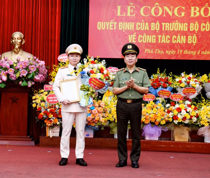 Ngày 19/4, tại Công an tỉnh Phú Thọ, Bộ Công an tổ chức lễ công bố Quyết định của Bộ trưởng Bộ Công an về công tác cán bộ. Thượng tướng Trần Quốc Tỏ, Ủy viên TW Đảng - Thứ trưởng Bộ Công an đã trao quyết định điều động Đại tá Phạm Trường Giang, Giám đốc Công an tỉnh Phú Thọ đến nhận công tác, giữ chức vụ Cục trưởng Kế hoạch và Tài chính, Bộ Công an. Đồng thời, công bố Quyết định điều động và bổ nhiệm Đại tá Nguyễn Minh Tuấn giữ chức vụ Giám đốc Công an tỉnh Phú Thọ từ 1/5/2023. 
