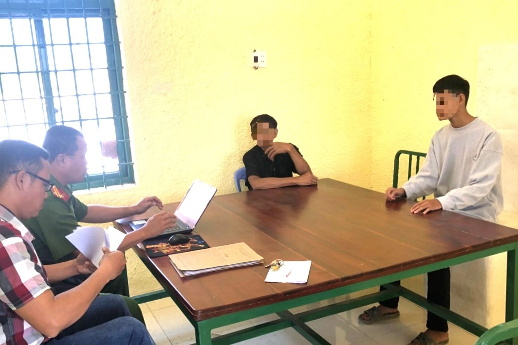 Học sinh bị bạn đâm chết ở Quảng Trị: Quặn lòng bạo lực học đường - Hình 2 Hoc sinh bi ban dam chet o Quang Tri: Quan long bao luc hoc duong-Hinh-2