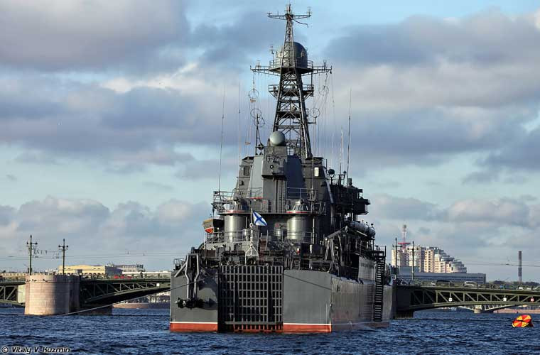 Nhờ có lượng giãn nước lớn hơn, nên so với thế hệ đầu, tàu đổ bộ Korolev chở được tới 13 xe tăng chiến đấu chủ lực cùng khoảng 200 lính thủy đánh bộ hoặc 12 xe thiết giáp BTR cùng 340 lính hoặc ba xe tăng, ba pháo tự hành 2S9 Nona-S, năm xe thiết giáp MT-LB, bốn xe tải và 313 lính.