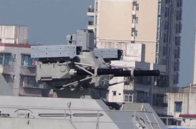 Vậy nên, cặp tàu hộ vệ Gepard 3.9 thứ ba chỉ có thể là tập trung nâng cao tác chiến phòng không hay chống ngầm tầm xa hơn phiên bản hiện tại. Về phòng không, hai cặp tàu hiện tại vẫn dùng tổ hợp pháo – tên lửa Palma-SU tuy có khả năng phản ứng nhanh, nhưng tầm phòng không chỉ từ 10km đổ lại. Để đối phó với tên lửa diệt hạm hiện đại thì tàu Gepard 3.9 cần có hệ thống phòng không mạnh mẽ hơn.