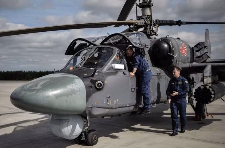 Chuẩn bị chuyến bay trực thăng Ka-52.