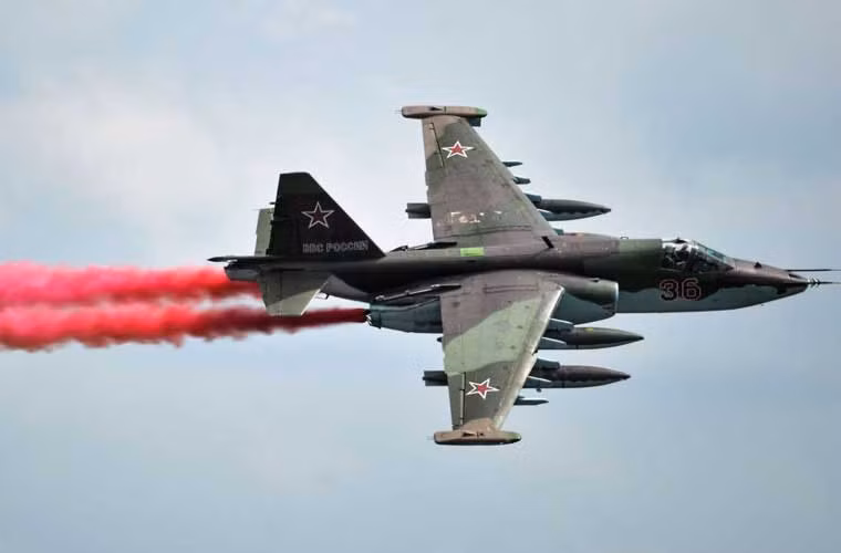 Theo doi may bay Khong quan Nga bay luon, ban nem