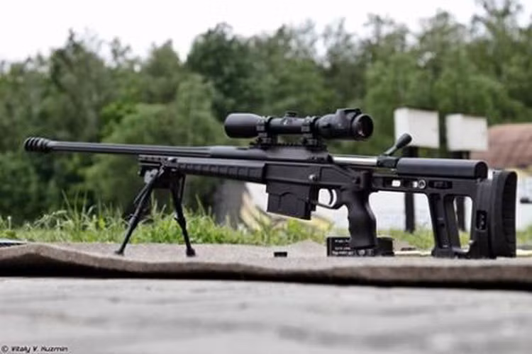 Đầu nòng súng có tích hợp bộ phận chống giật nhưng có thể tháo ra để gắn bộ phận chống giật khác tùy theo sở thích của khách hàng.