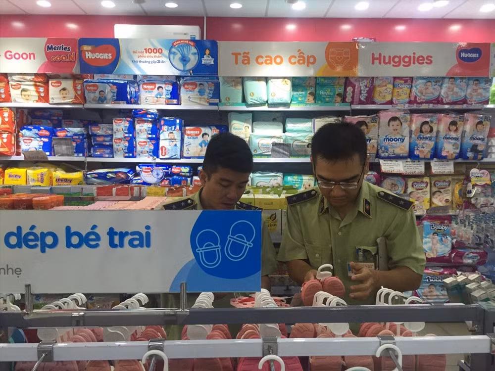 Con Cung se bi xu ly the nao neu viec cat tem nhan gan “mac ngoai” la su that?