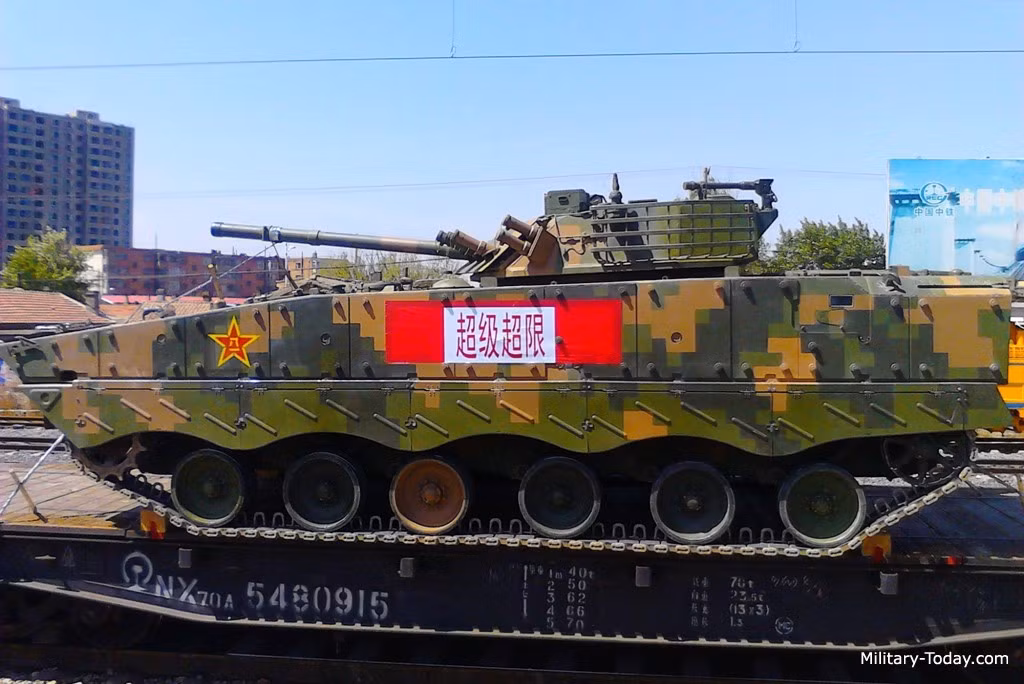 ZBD-08, Trung Quốc: IFV này được cho là phiên bản cải tiến từ BMP-3 của Nga. Thân xe có thể chịu được đạn xuyên từ 14,5-30 mm. ZBD-08 sử dụng tháp pháo của BMP-3 với pháo chính 100 và 30 mm. Đây là dòng xe có hỏa lực mạnh nhất trong danh sách cùng với BMP-3. Ảnh: Military-today.