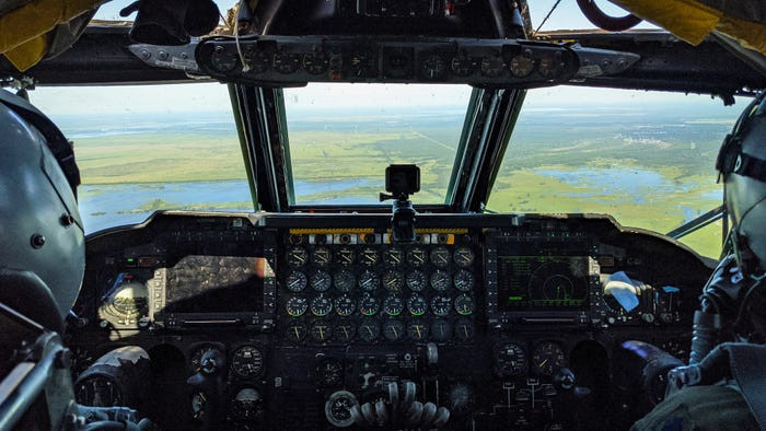 Mặc dù vậy, các phiên bản máy bay ném bom B-52 hiện nay Mỹ còn đang sử dụng đều đã được nâng cấp lên tiêu chuẩn mới, phù hợp với yêu cầu tác chiến ở thời điểm hiện tại. Nguồn ảnh: BI.