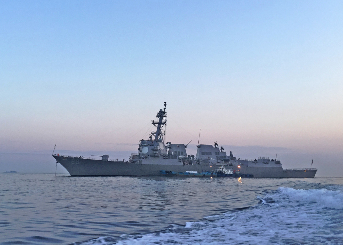 Đây là một trong số 67 khu trục hạm lớp Arleigh Burke đang được Hải quân Mỹ sử dụng, tàu có độ giãn nước 9200 tấn, dài 155 mét và lườn rộng 20 mét. Nguồn ảnh: Pinterest.