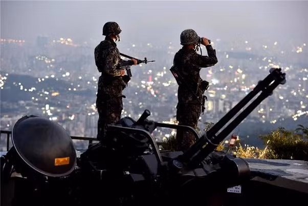 Hệ thống pháo cao tốc được Hàn Quốc sử dụng là M167A3 Vulcan do Mỹ sản xuất. Hệ thống này còn được quân đội Hàn Quốc cải tiến hồi năm 2019, nâng cấp radar cũng như cơ cấu dẫn bắn. Nguồn ảnh: BI.