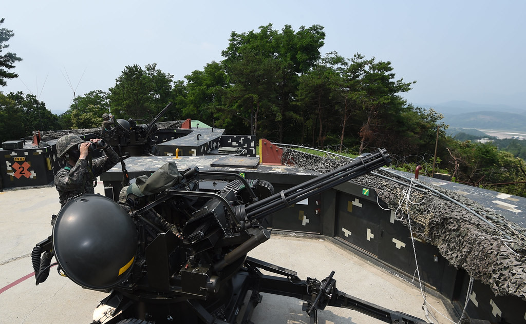 Thậm chí, Hàn Quốc còn từng khám phá ra một loạt các đường hầm ngầm được Triều Tiên đào từ phía Bắc, xuyên qua khu giới tuyến phi quân sự để tới sát ngoại ô Seoul. Nguồn ảnh: BI.