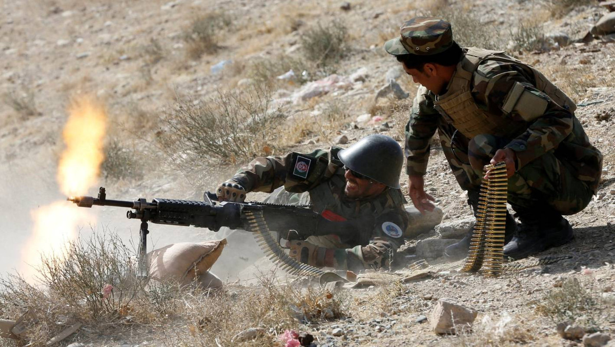 Trước đó, Mỹ và Taliban đã ký một thoả thuận để chấm dứt các xung đột ở Afghanistan. Kể từ khi thoả thuận này được ký kết, Taliban được xem là đã chấm dứt ngay lập tức các hành động tấn công vào người Mỹ ở Afghanistan nhưng lại... vẫn tiếp tục tấn công lực lượng quân chính phủ Afghanistan. Nguồn ảnh: Pinterest.