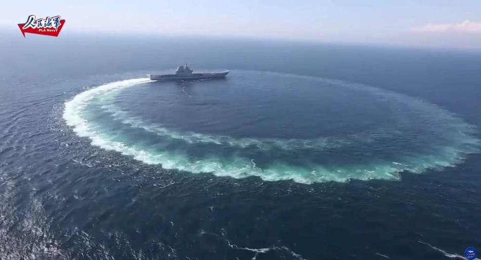 Đợt thử nghiệm trên biển đầu tiên của tàu sân bay Sơn Đông diễn ra hồi tháng 5/2016. Tới tháng 11/2019, tàu sân bay thực hiện đợt thử nghiệm trên biển cuối cùng. Nguồn ảnh: Sina.