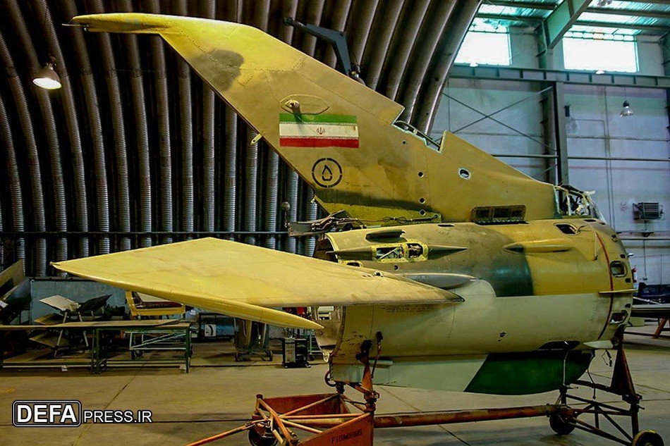 Trong tương lai, Iran đang thúc đẩy quá trình tự sản xuất chiến đấu cơ nội địa trong nước dựa trên những kinh nghiệm tự sản xuất linh, phụ kiện, phụ tùng thay thế cho các chiến đấu cơ Mỹ trong quá khứ. Nguồn ảnh: DEFA.