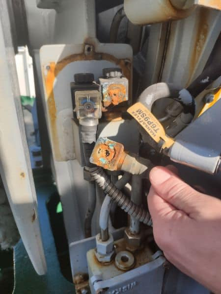 Tuy nhiên hiện trạng của tàu Academic Pashin dường như lại một lần nữa cho thấy sự yếu kém trong công nghệ chế tạo tàu chiến nói riêng và tàu thuỷ nói chung của Nga. Nguồn ảnh: Rumil.