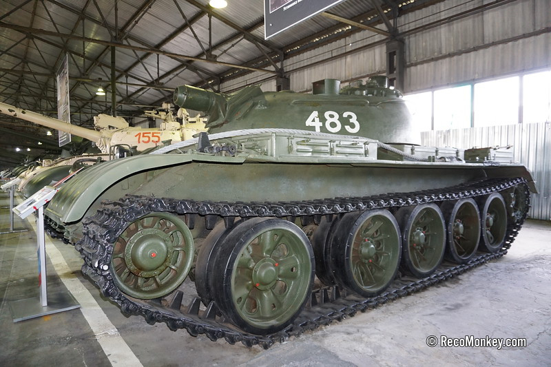 Khi bám lên bề mặt vật liệu, kể cả vật liệu không bắt lửa, đám cháy từ nhiên liệu cháy sẽ dính lên bề mặt và gây hư hỏng đáng kể cho mục tiêu bằng cách sinh ra nhiệt lớn, gây ra sự giãn nỡ không đồng đều. Nguồn ảnh: Reca.