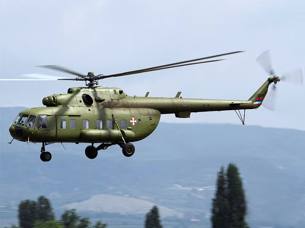 Mi-8 là loại trực thăng đa dụng, có thể sử dụng vào nhiều mục đích khác nhau từ vận tải, chở quân hoặc thậm chí mang theo vũ khí để biến thành trực thăng chiến đấu, cung cấp hoả lực yểm trợ bộ binh. Nguồn ảnh: Pinterest.
