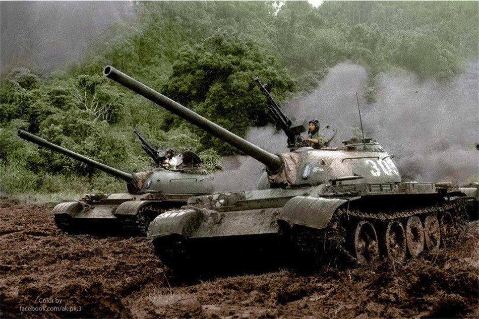 Xe tăng chủ lực T-54 trong biên chế của quân giải phóng tham chiến ở miền Nam Việt Nam. Nguồn ảnh: TL/Phục chế: Minh Duong.