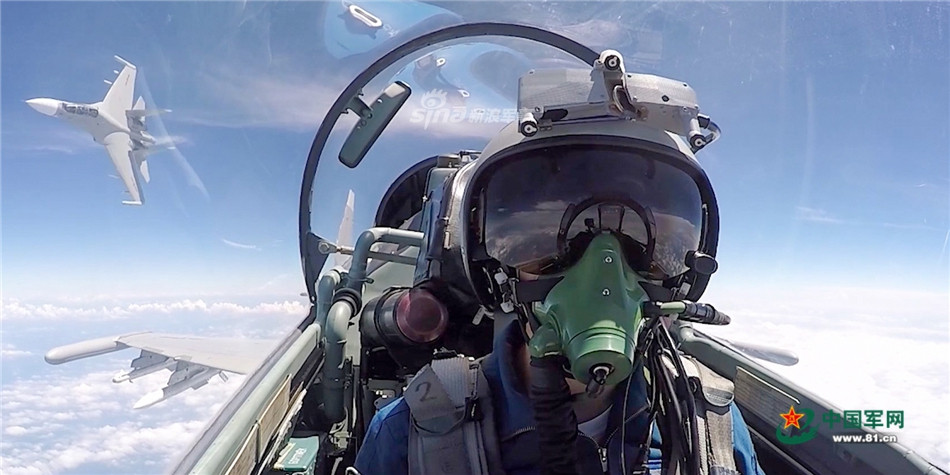 Cụ thể, Venezuela sở hữu tổng cộng 24 chiến đấu cơ Su-30MK2 tính đến năm 2008. Tới năm 2015, số lượng Su-30MK2 mà nước này sở hữu chỉ còn 23 chiếc sau khi một chiếc rơi khi đang làm nhiệm vụ. Nguồn ảnh: Sina.