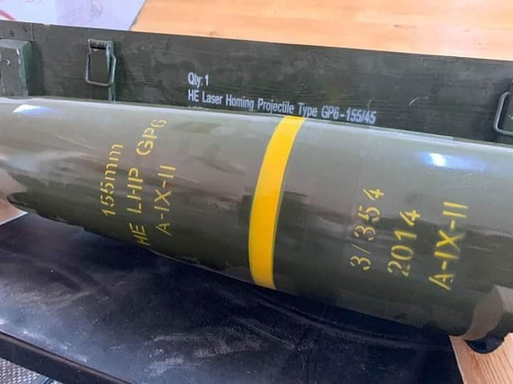 Điều này có nghĩa là hệ thống đầu dò, dẫn đường của đạn pháo hoạt động rất tốt nhưng bản thân viên đạn lại không thực hiện được nhiệm vụ cơ bản nhất của mình - đó là phát nổ khi đâm vào mục tiêu. Nguồn ảnh: Armamen.
