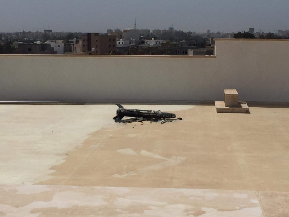 Toàn cảnh hiện trường vụ việc và sức công phá "yếu ớt" của viên đạn pháo 155mm do Trung Quốc sản xuất. Nguồn ảnh: Armamen.