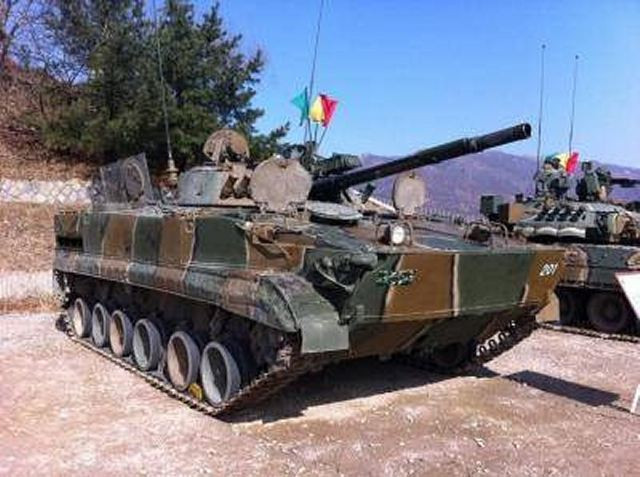 Tiếp theo là dàn xe chiến đấu bộ binh BMP-3. Loại xe chiến đấu bộ binh này cũng được Nga chuyển cho Hàn Quốc năm 1996 để trừ nợ từ thời Liên Xô. Nguồn ảnh: Pinterest.