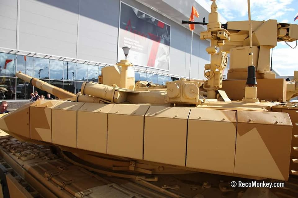 Đặc biệt, giáp ở cạnh tháp pháo đã được tăng cường. Trước đây, khu vực này là nơi đặt thùng đạn bên ngoài của T-90 và không được trang bị giáp phản ứng nổ. Nguồn ảnh: Reco.